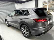 2018 Volkswagen Touareg 3.0 V6 TDI R-Line 286bhp