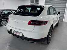 Porsche Macan 2.0T SUV 5dr Petrol PDK 4WD Euro 6 (s/s) (252 ps) 