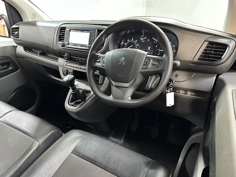 Peugeot Expert BlueHDi 1000 Professional - U1014