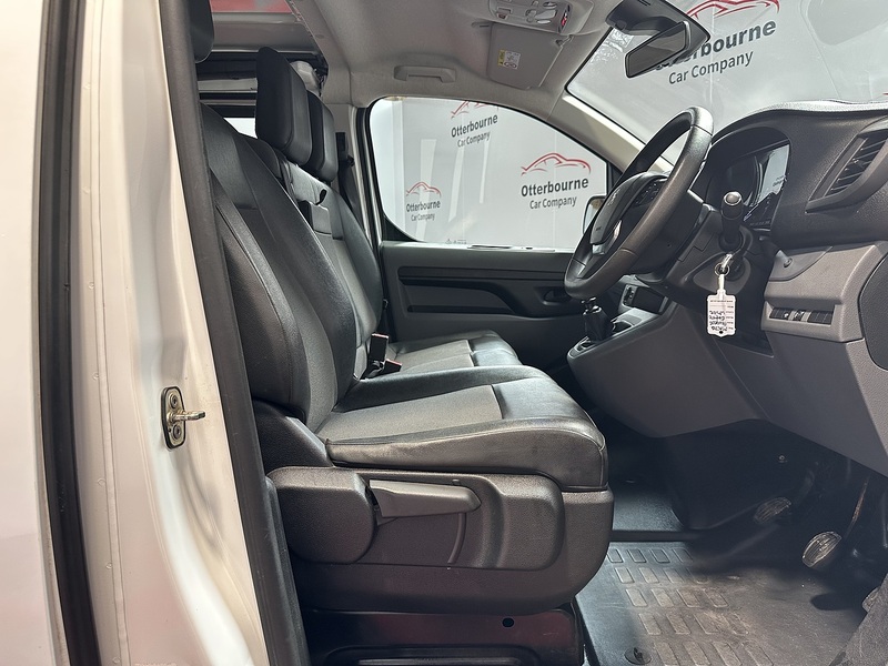 Peugeot Expert BlueHDi 1000 Professional - U1084