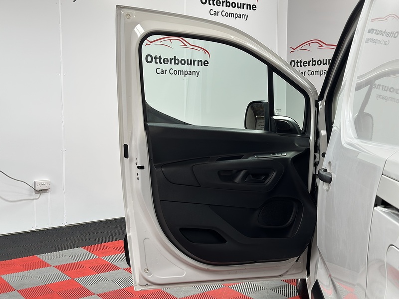 Vauxhall Combo Turbo D 2300 Sportive - U1147