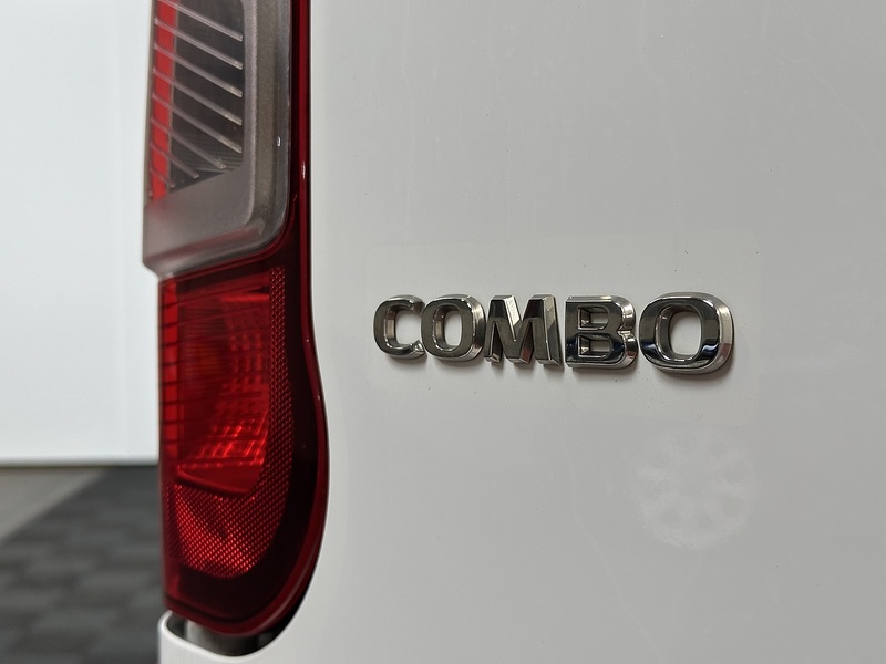 Vauxhall Combo Turbo D 2300 Sportive - U1147