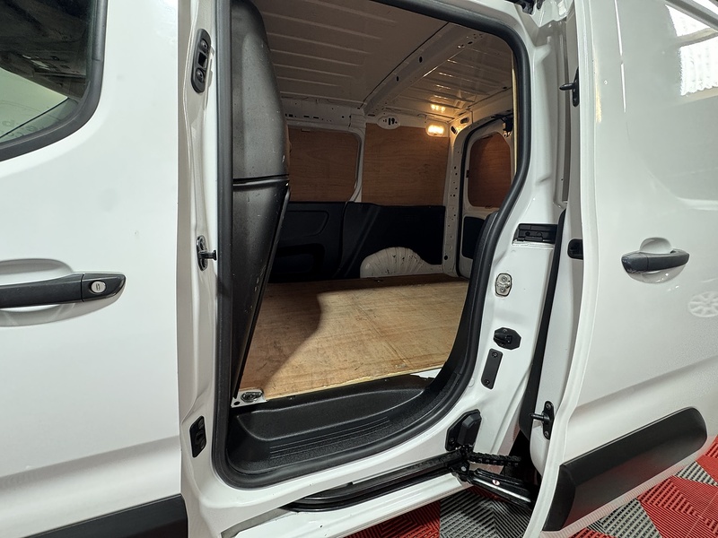 Peugeot Partner BlueHDi 1000 Professional - U1150