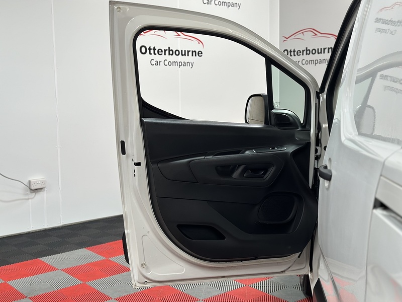 Vauxhall Combo Turbo D 2300 Sportive - U1152