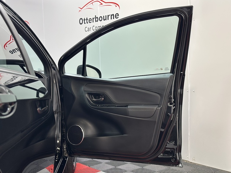 Toyota Yaris VVT-h Excel - U1165