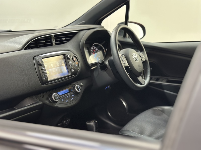 Toyota Yaris VVT-h Excel - U1165