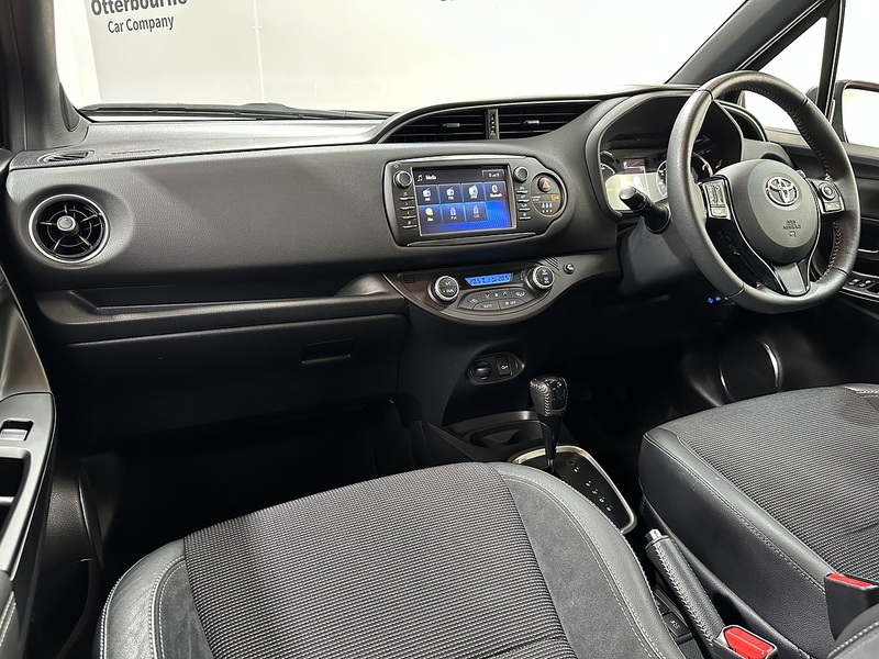 Toyota Yaris VVT-h Excel - U1165