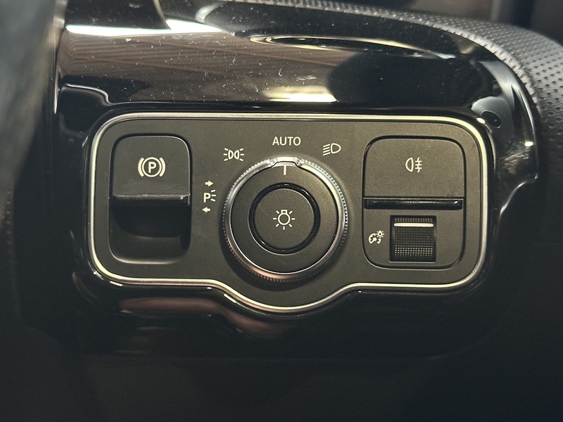 Mercedes-Benz A Class A180d AMG Line - U1206