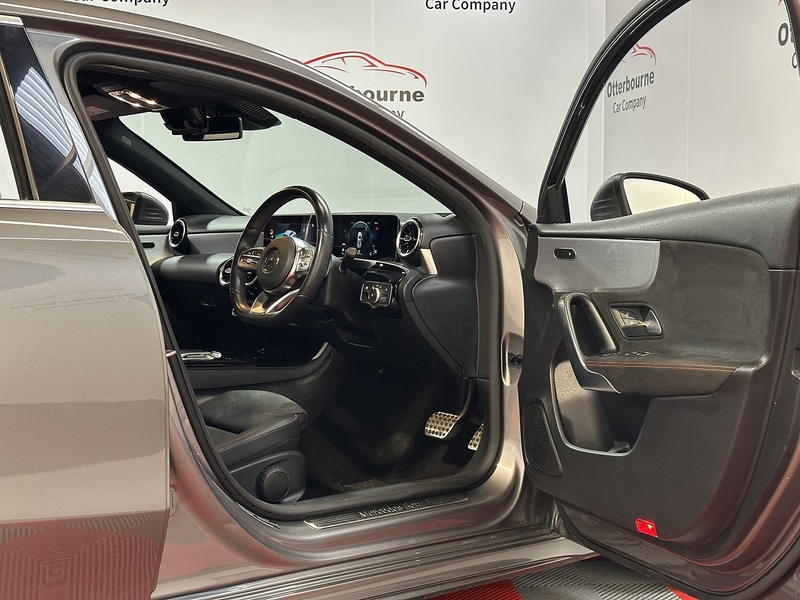 Mercedes-Benz A Class A180d AMG Line - U1206