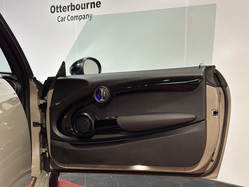 MINI Convertible John Cooper Works - U1208