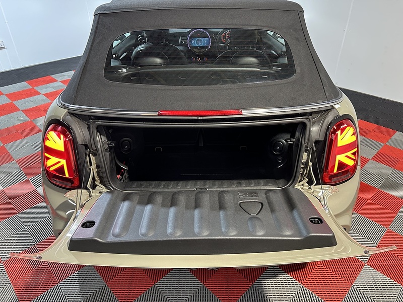 MINI Convertible John Cooper Works - U1208