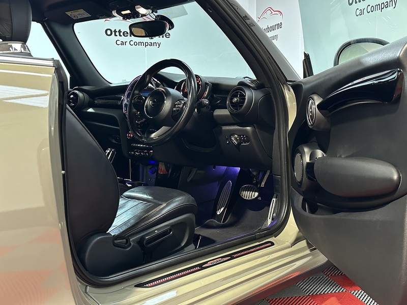 MINI Convertible John Cooper Works - U1208