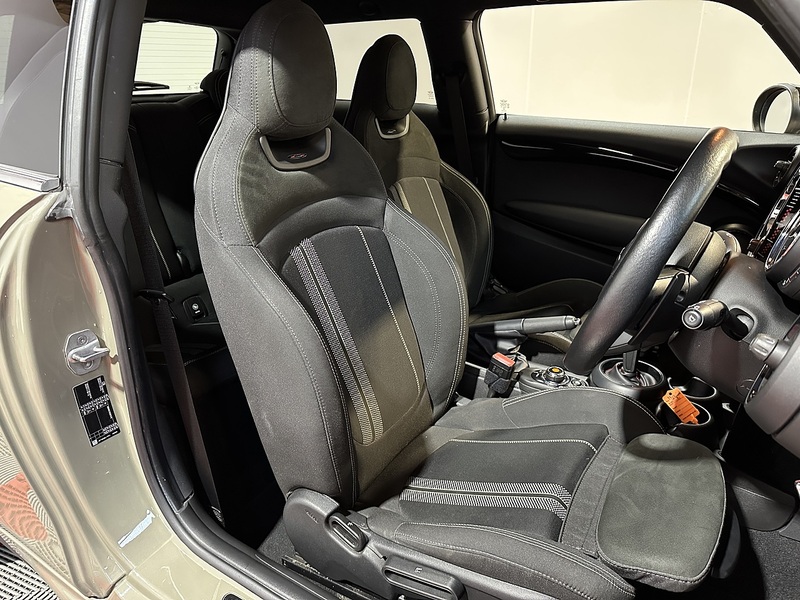 MINI Hatch John Cooper Works - U1215