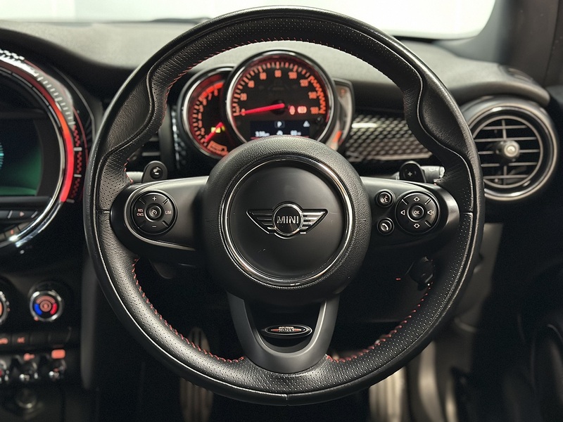 MINI Hatch John Cooper Works - U1215