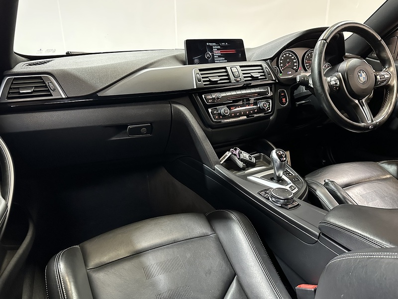 BMW M4 BiTurbo Competition - U1218