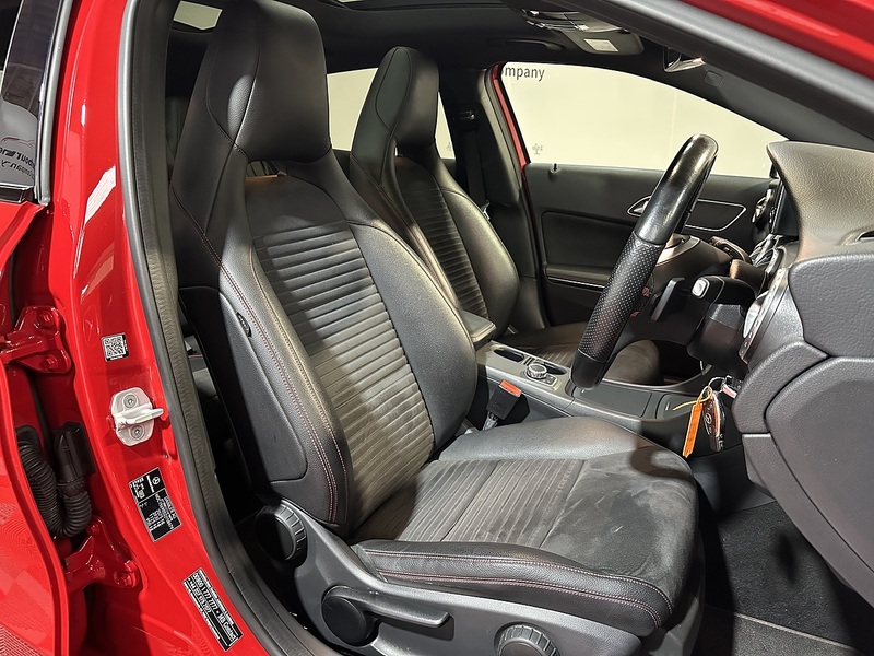 Mercedes-Benz GLA GLA220d AMG Line - U1220