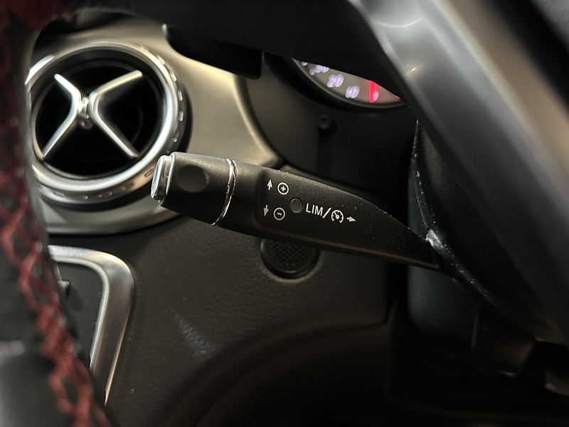 Mercedes-Benz GLA GLA220d AMG Line - U1220