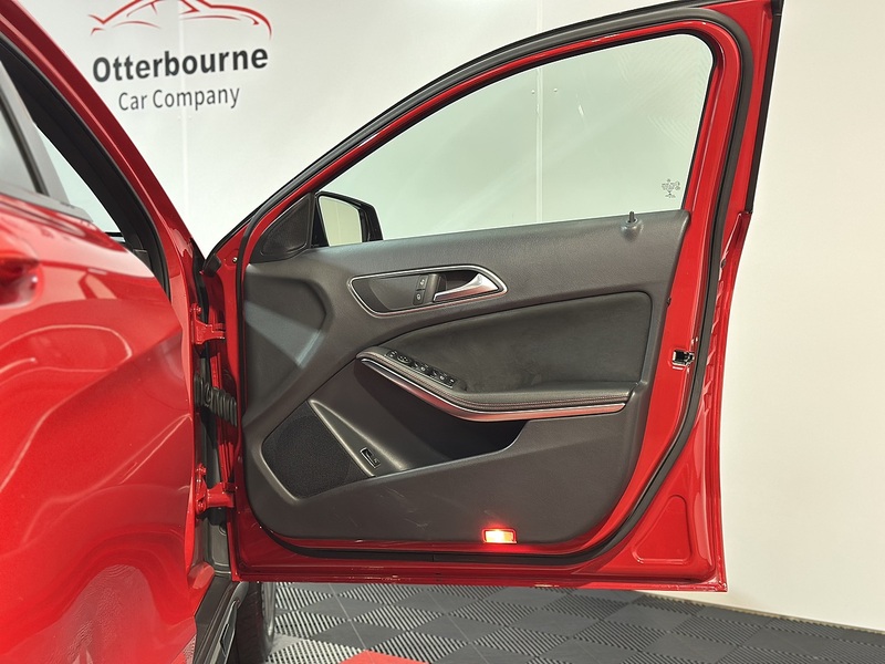 Mercedes-Benz GLA GLA220d AMG Line - U1220