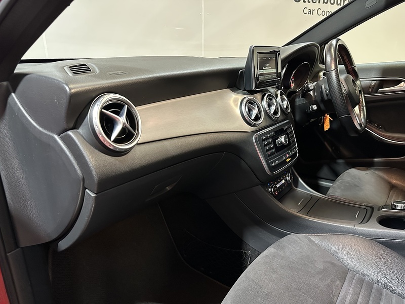 Mercedes-Benz GLA GLA220d AMG Line - U1220