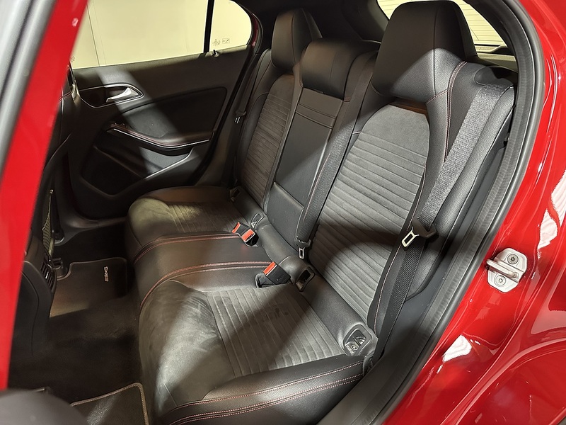 Mercedes-Benz GLA GLA220d AMG Line - U1220