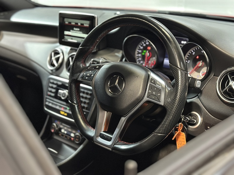 Mercedes-Benz GLA GLA220d AMG Line - U1220
