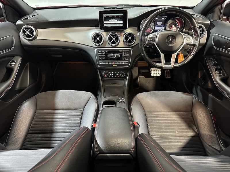 Mercedes-Benz GLA GLA220d AMG Line - U1220