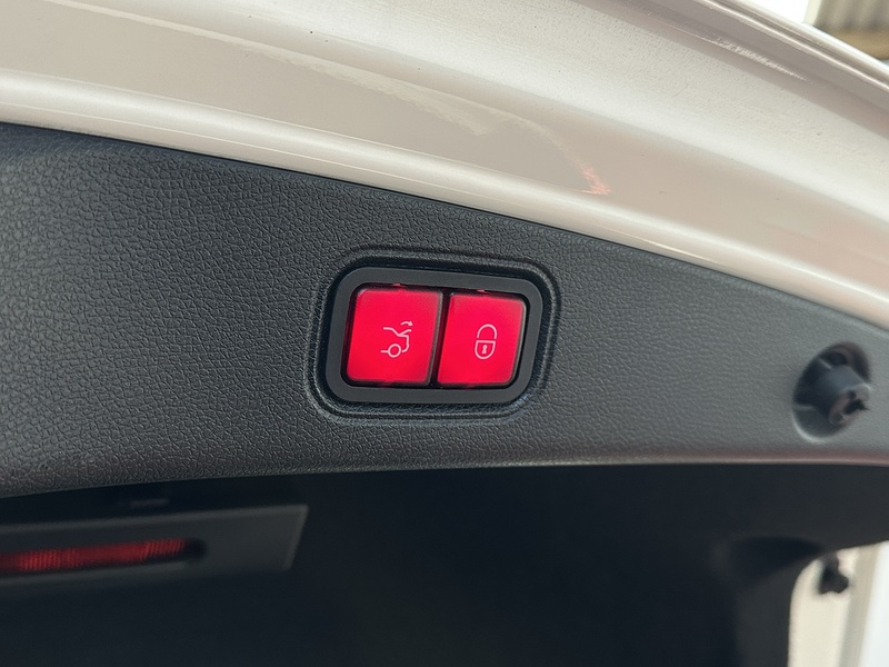 Mercedes-Benz E Class E220d AMG Line - U1227