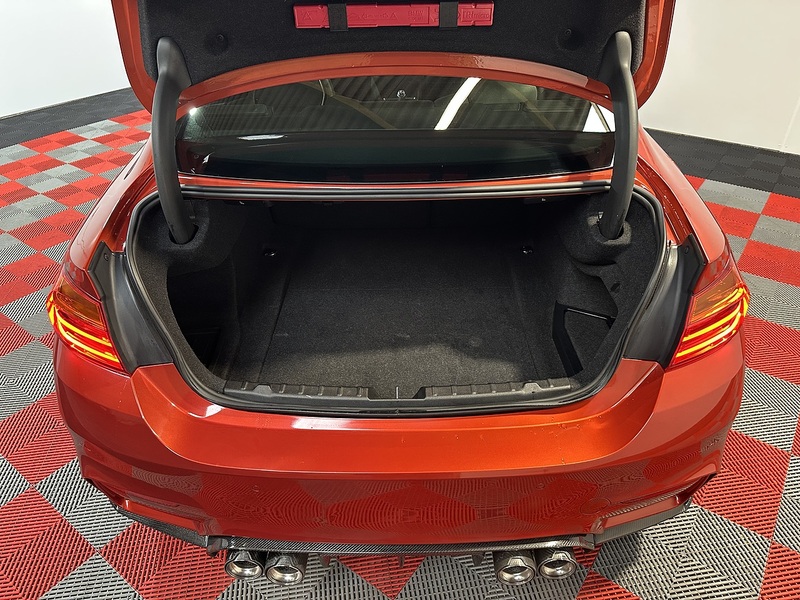 BMW M4 BiTurbo - U1230