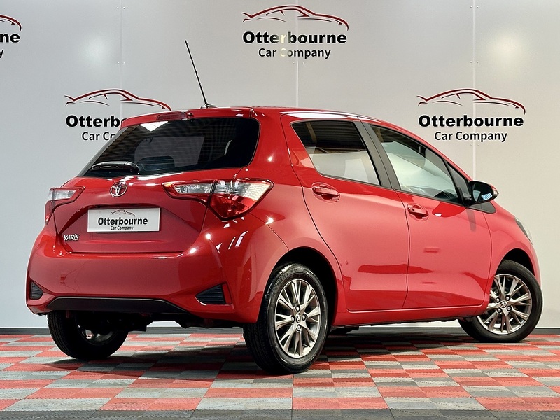 Toyota Yaris VVT-i Icon Tech - U1234