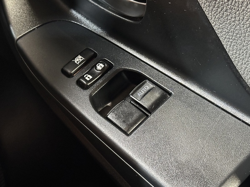 Toyota Yaris VVT-i Icon Tech - U1234