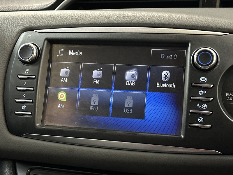 Toyota Yaris VVT-i Icon Tech - U1234