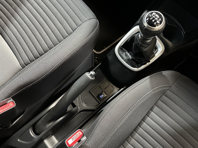 Toyota Yaris VVT-i Icon Tech - U1234