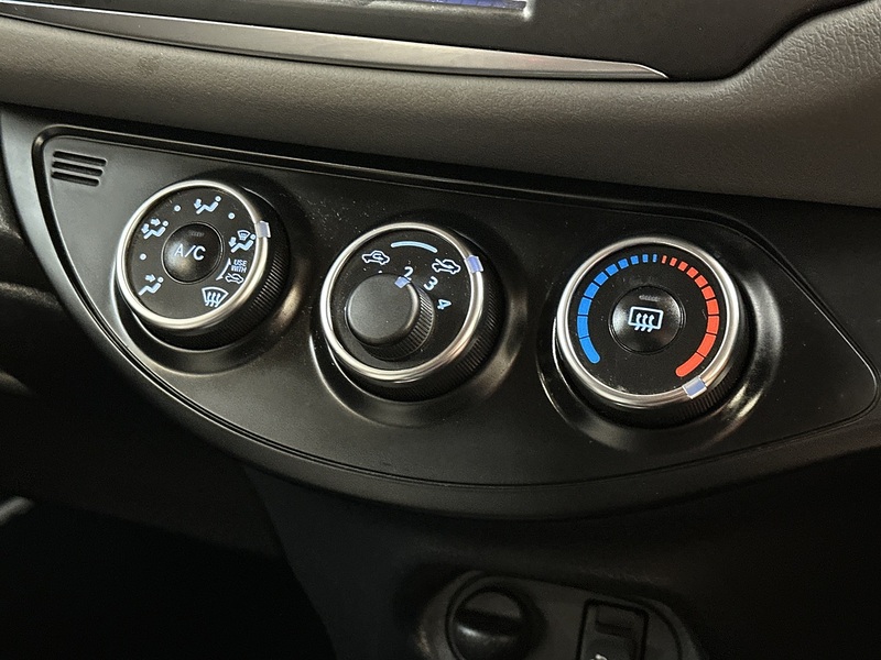 Toyota Yaris VVT-i Icon Tech - U1234