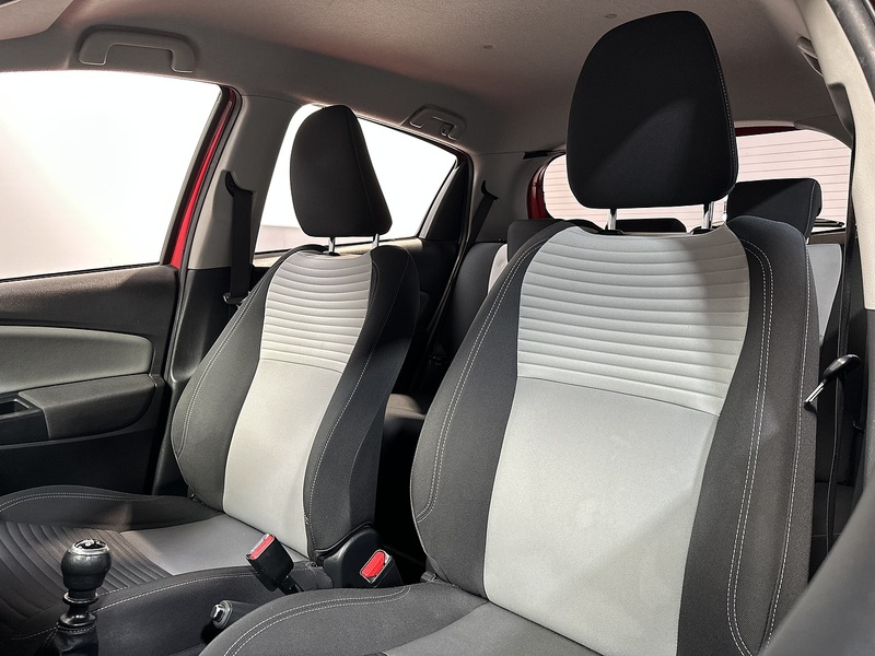 Toyota Yaris VVT-i Icon Tech - U1234