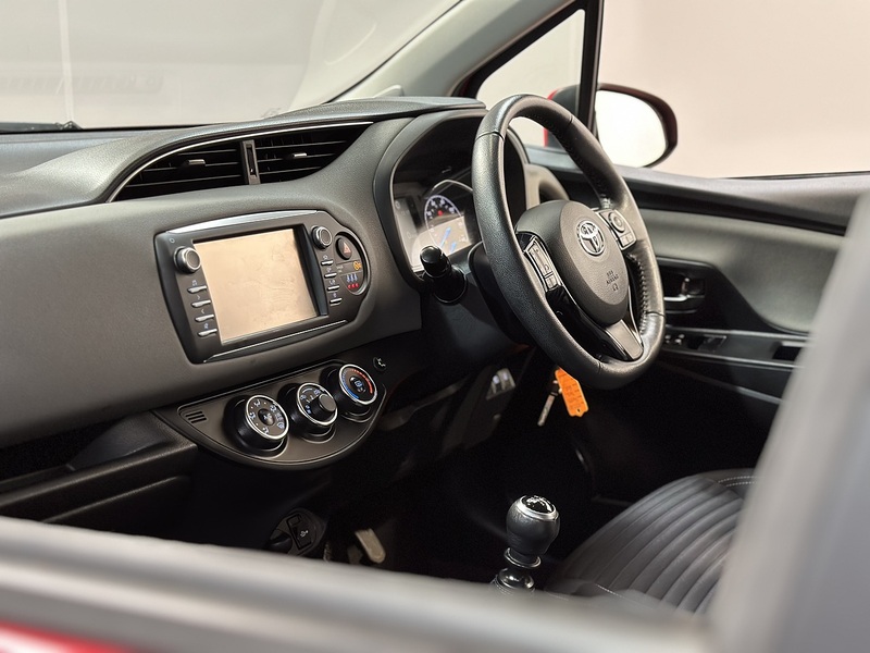 Toyota Yaris VVT-i Icon Tech - U1234
