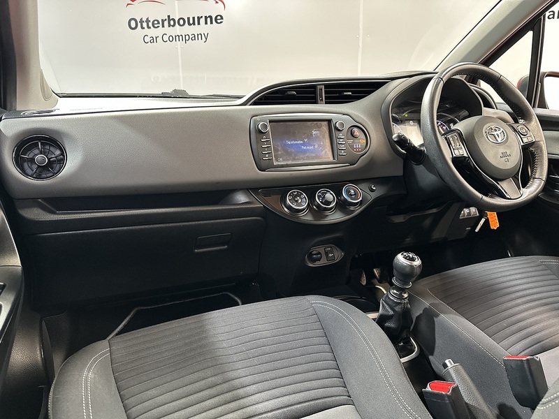 Toyota Yaris VVT-i Icon Tech - U1234
