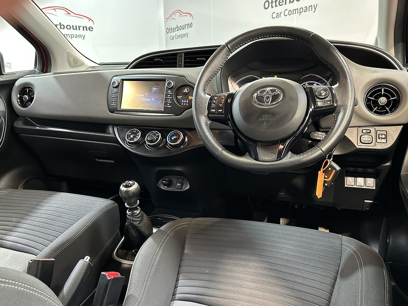 Toyota Yaris VVT-i Icon Tech - U1234