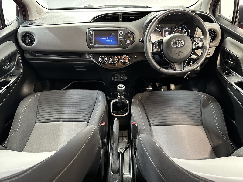 Toyota Yaris VVT-i Icon Tech - U1234