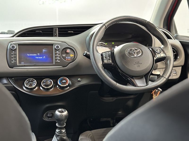 Toyota Yaris VVT-i Icon Tech - U1234