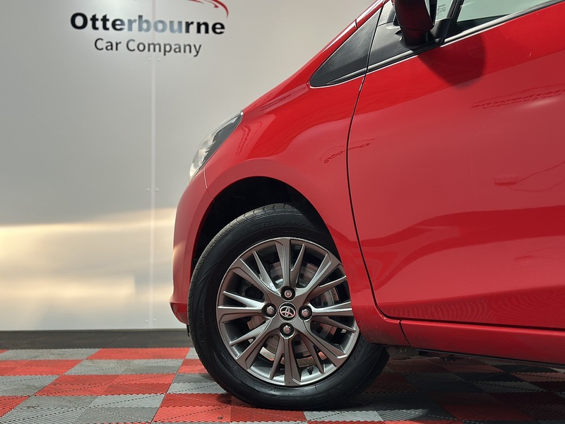 Toyota Yaris VVT-i Icon Tech - U1234