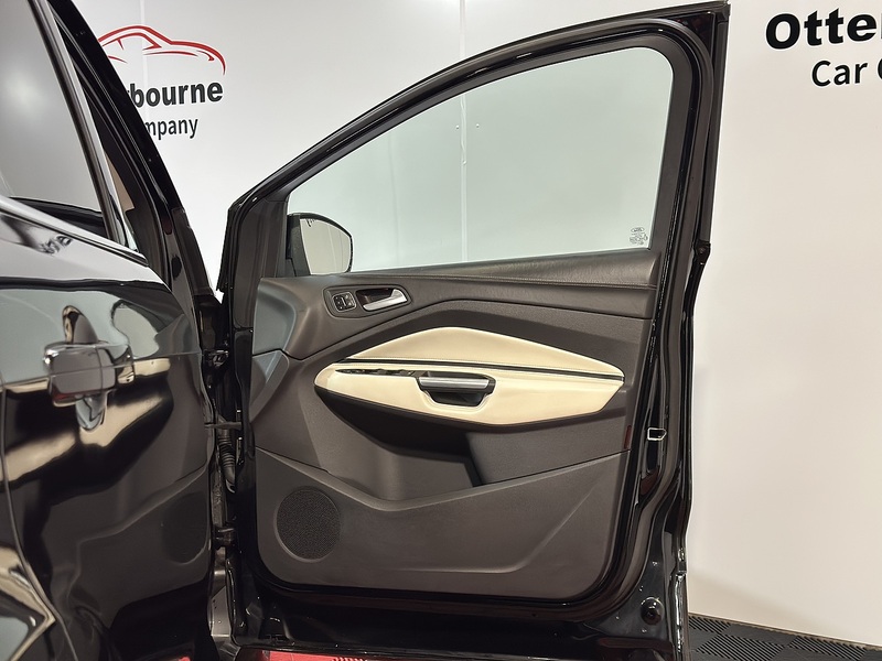 Ford Kuga T EcoBoost Vignale - U1238