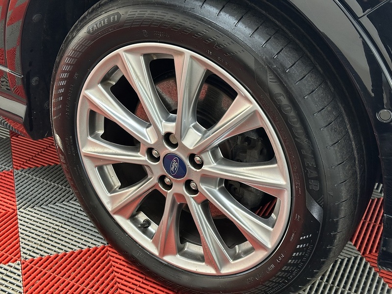 Ford Kuga T EcoBoost Vignale - U1238