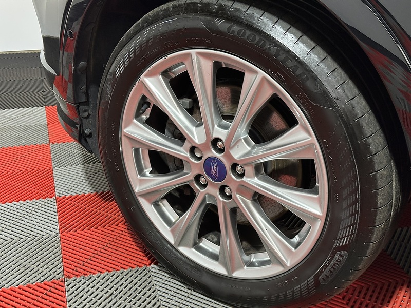 Ford Kuga T EcoBoost Vignale - U1238