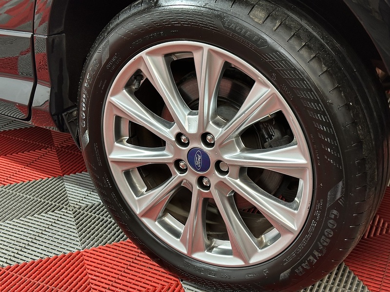 Ford Kuga T EcoBoost Vignale - U1238