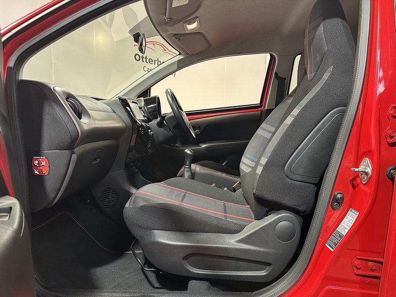 Peugeot 108 PureTech Allure - U1242