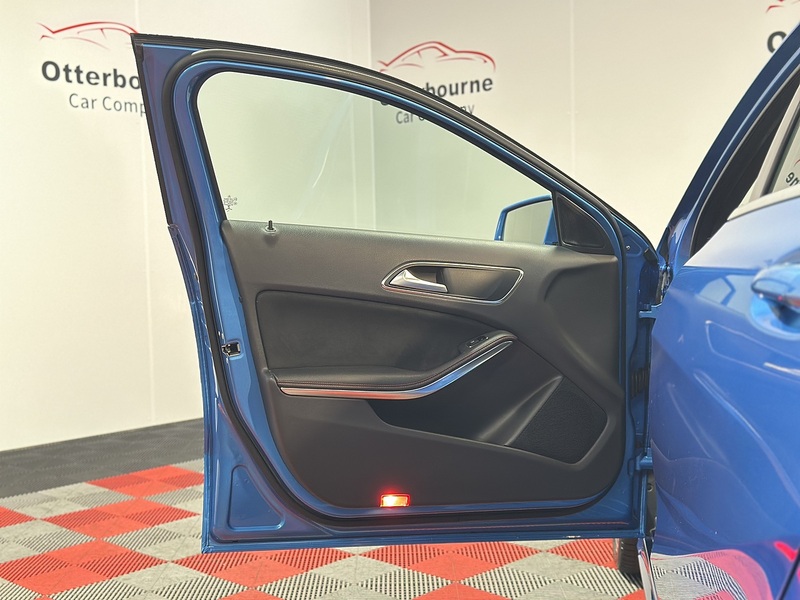 Mercedes-Benz A Class A200 AMG Sport - U1243