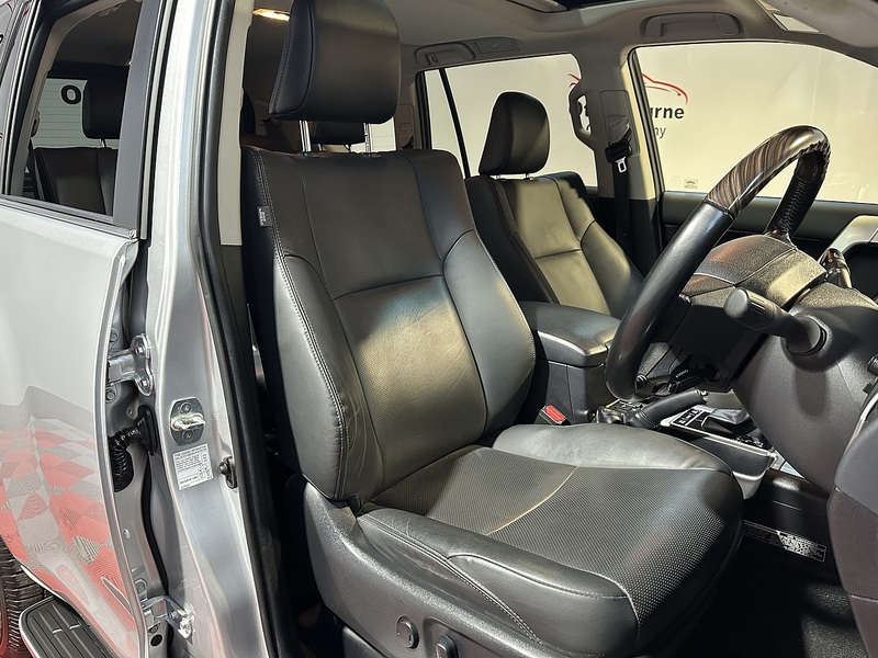 Toyota Land Cruiser D Invincible - U1245