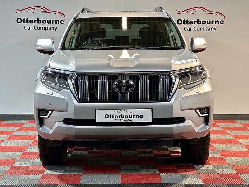 Toyota Land Cruiser D Invincible - U1245