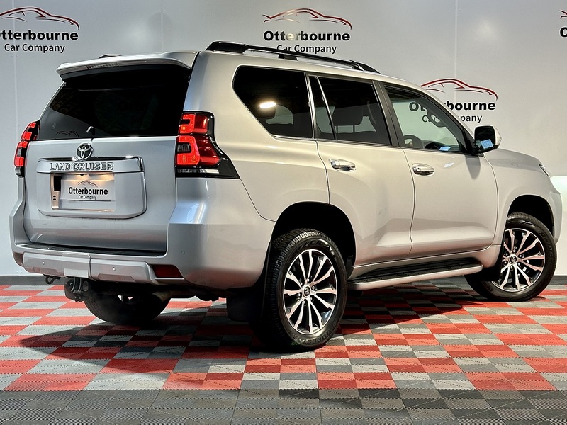 Toyota Land Cruiser D Invincible - U1245