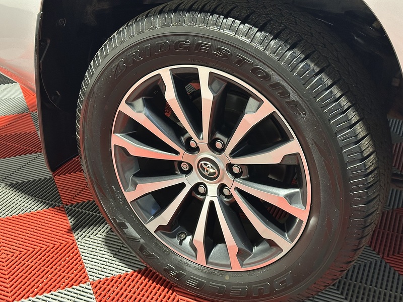 Toyota Land Cruiser D Invincible - U1245